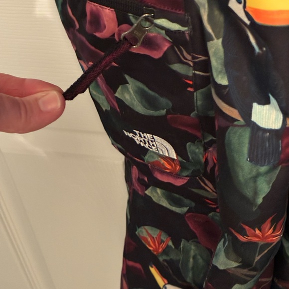 Snow Bibs The North Face Burgundy and Tropical Print Snow ❄️ Bibs ❄️☃️ - Picture 8 of 16